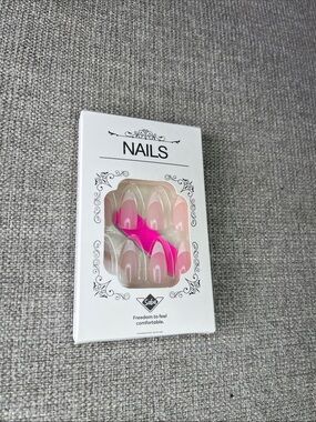 NWT Saba Neutral Stiletto French Tip Nails